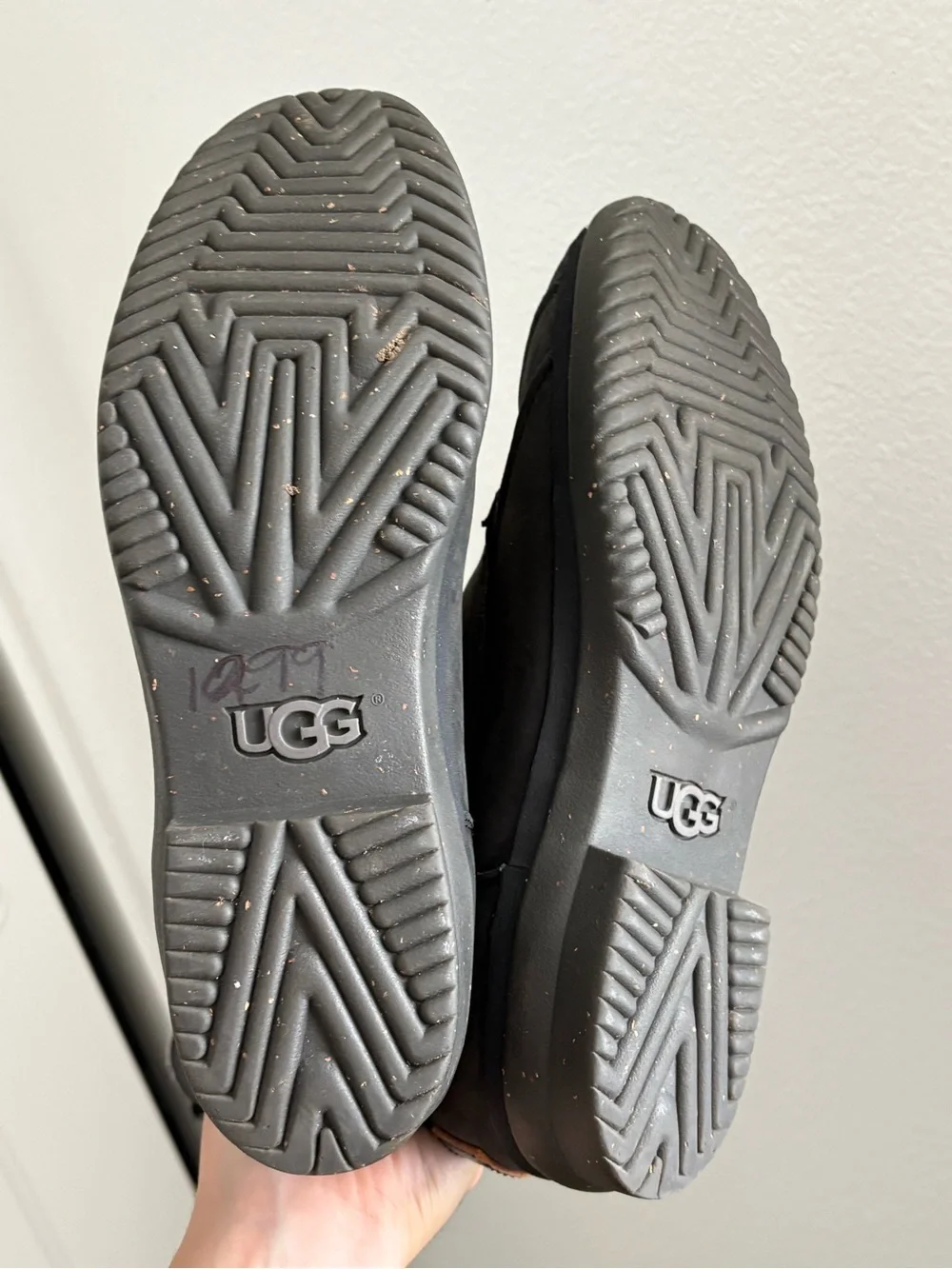 UGG Arquette Womes Boots S/N 1012514 Sheepskin Waterproof Winter Boots Size 10